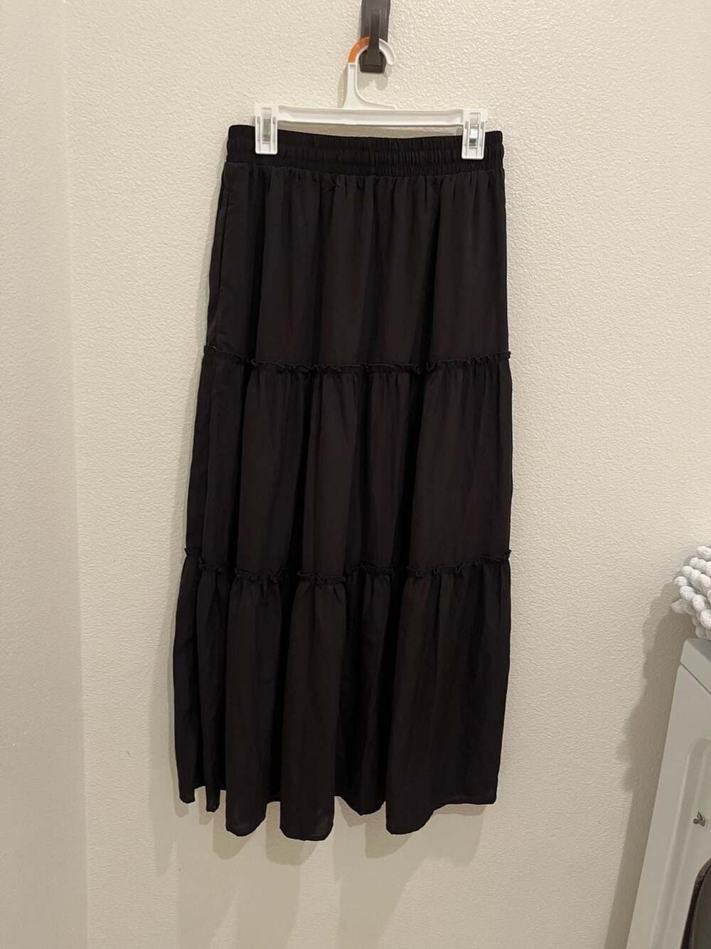 Black Tiered Maxi Skirt Women’s Size Medium Boho Stretch Waist Lined - Picture 4 of 7